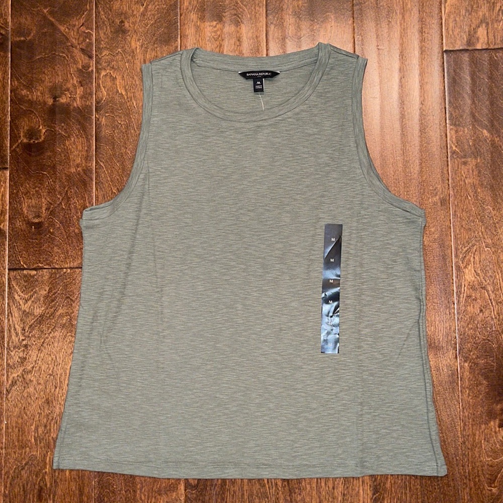 NWT Banana Republic Sleeveless Top - M
